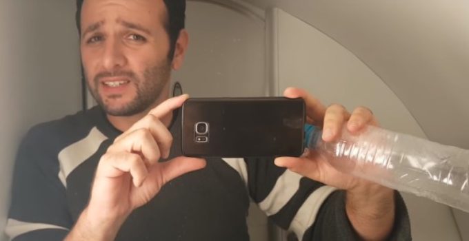 Iberê filmando em espelho