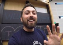 Derek em sala de aula