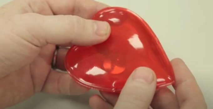 Como funciona um aquecedor de mãos? A ciência explicada em vídeo