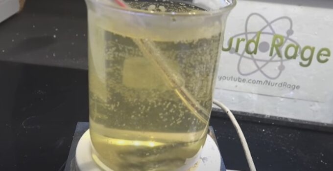 Bastão de luz pulsante: Um experimento químico incrível em vídeo
