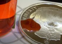 Teste químico para identificação de prata com dicromato em meio ácido